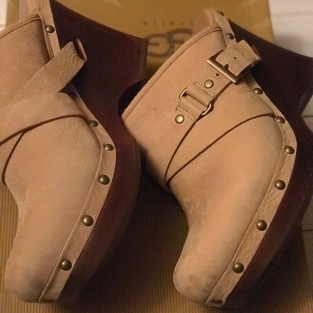 Ugg clogs